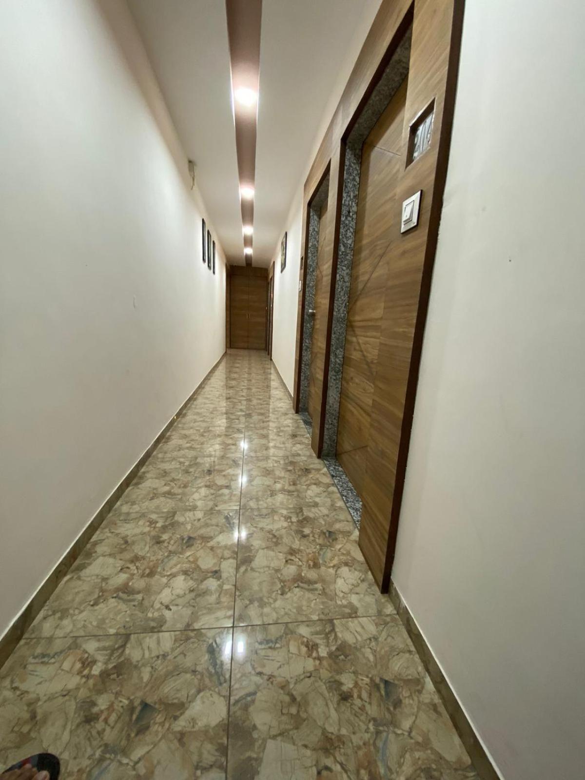 Hotelsuncity Inn Vadodara Kültér fotó